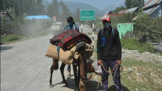 Village Hirpora is situated on the historical Mughal road in Shopian district which has lowest positivity rate in the whole district, the people there are strictly following all the SOPs and other guidelines. (Shopian Information dept)