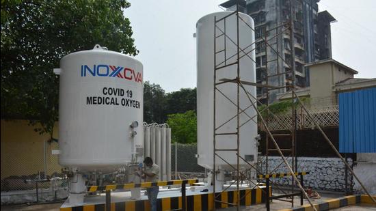 Two oxygen storage tanks have been set up in the premises of Babasaheb Ambedkar Hospital and DDU hospital in New Delhi. (Image used for representation). (HT PHOTO.) Two oxygen storage tanks have been set up in the premises of Babasaheb Ambedkar Hospital and DDU hospital in New Delhi. (Image used for representation). (HT PHOTO.)