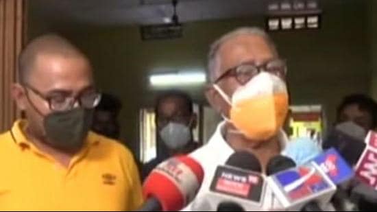 Dr Basanta Kumar Goswami talking to journalists on Thursday about the attack on him in Assam’s Biswanath district. (SOURCED.) Dr Basanta Kumar Goswami talking to journalists on Thursday about the attack on him in Assam’s Biswanath district. (SOURCED.)