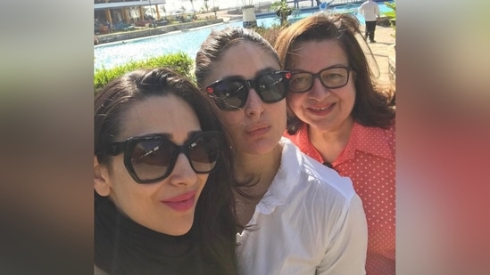 Kareena Kapoor Khan poses with her sister Karisma Kapoor and mom Babita Kapoor.