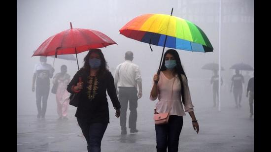 Shimla town got 11mm of rainfall. The meteorological department has forecast heavy to very heavy rains over the coming days. (Deepak Sansta/HT) Shimla town got 11mm of rainfall. The meteorological department has forecast heavy to very heavy rains over the coming days. (Deepak Sansta/HT)