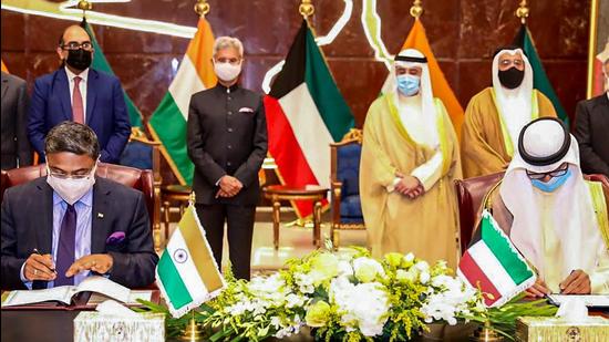 External Affairs Minister Dr. S Jaishankar along with Kuwaiti Foreign Minister Ahmed Nasser al-Mohammed al-Sabah at the signing of the agreement between Indian and Kuwait. (PTI PHOTO.) External Affairs Minister Dr. S Jaishankar along with Kuwaiti Foreign Minister Ahmed Nasser al-Mohammed al-Sabah at the signing of the agreement between Indian and Kuwait. (PTI PHOTO.)