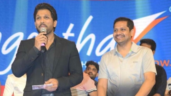 Actor Allu Arjun shares a picture with producer Bunny Vasu and wishes him on his birthday.