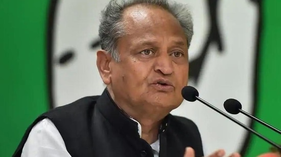 Rajasthan chief minister Ashok Gehlot announces financial assistance of ₹5000/- to artists in the state, in view of the prevailing COVID-19 situation.(PTI photo)