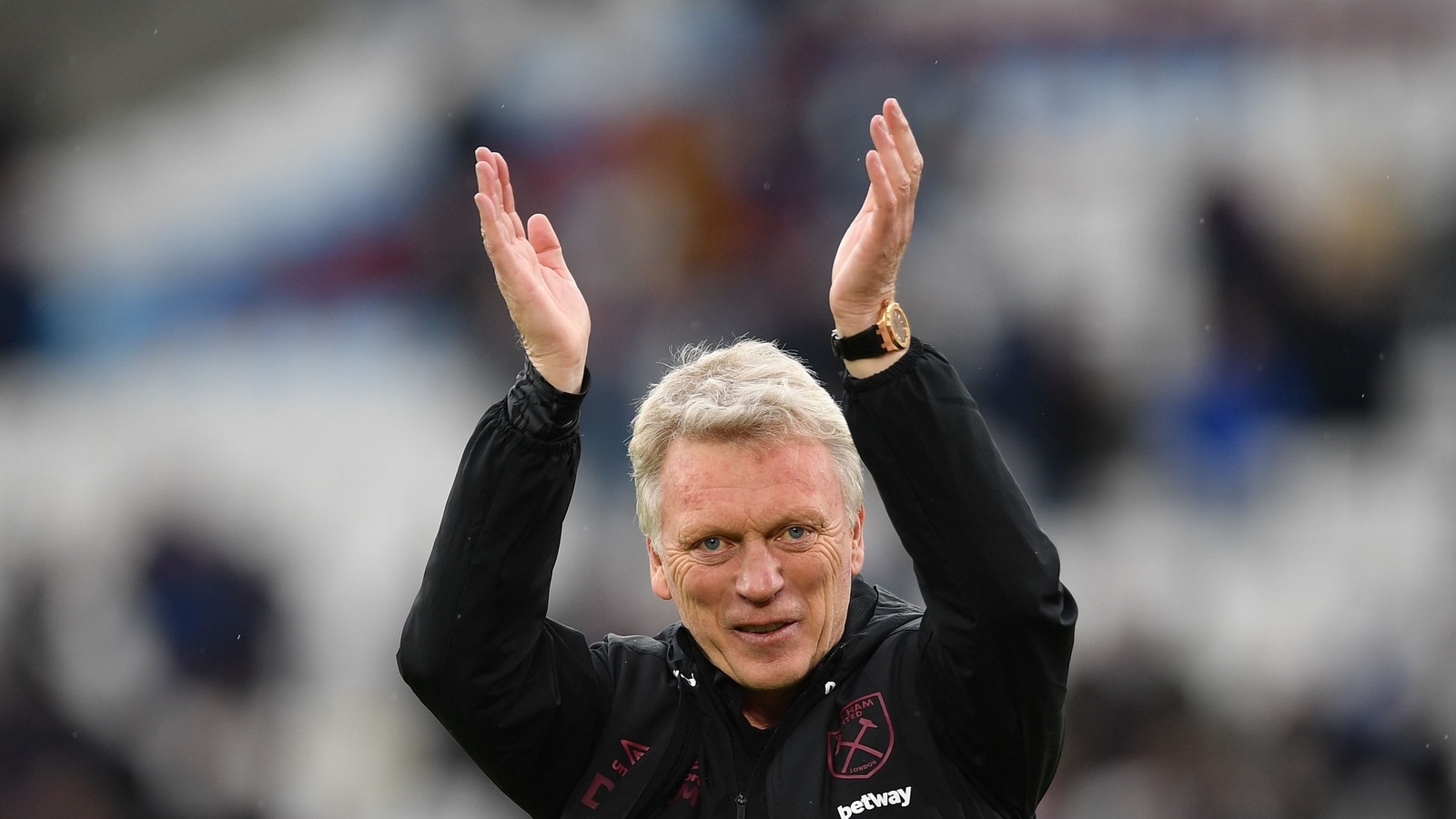 Moyes gets 3-year extension after strong West Ham season