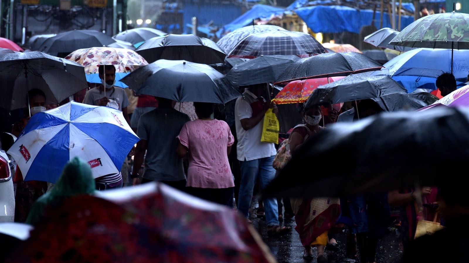 News updates from HT: Monsoon advances in India, IMD issues rainfall alert and all the latest news