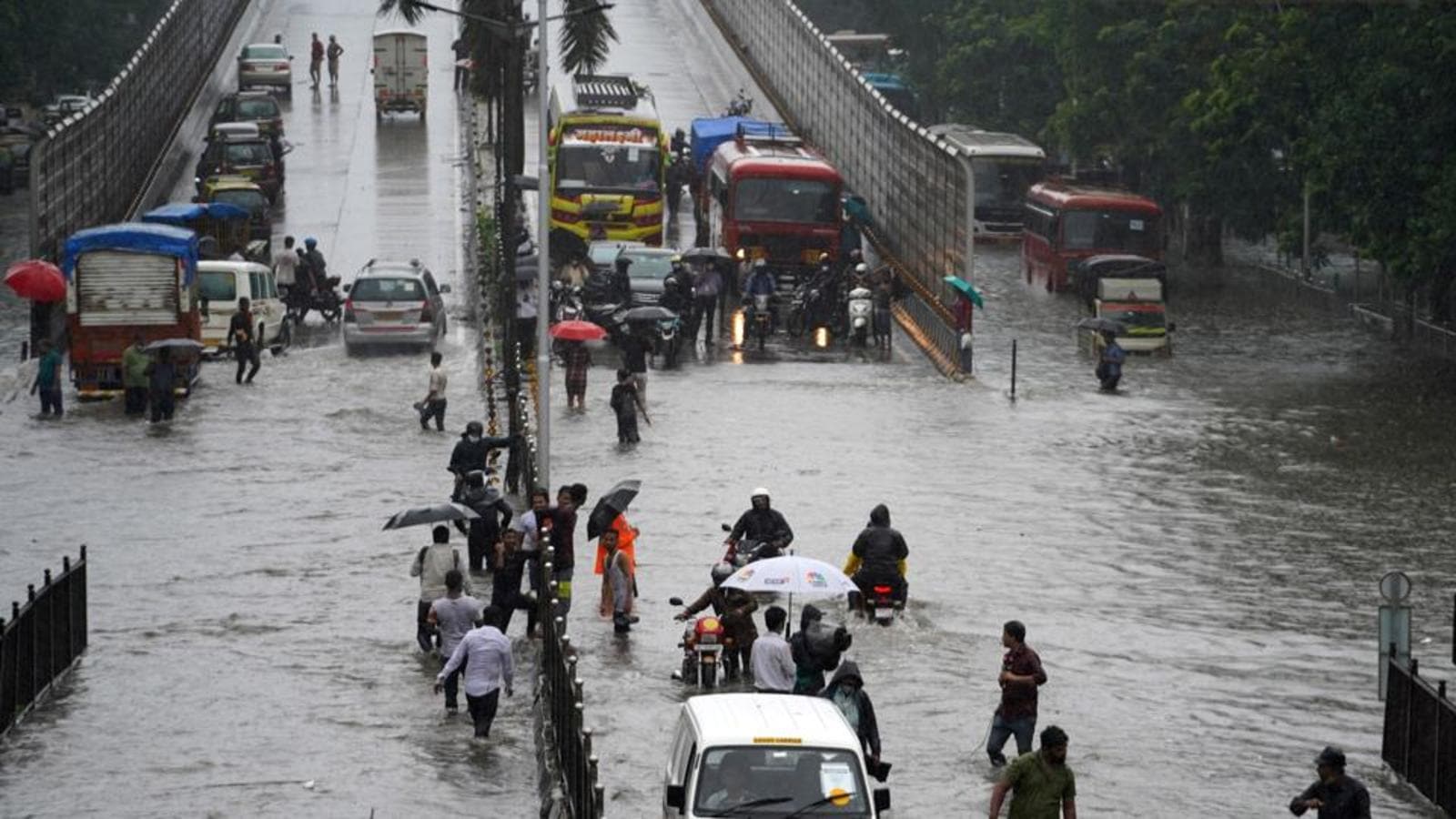 Mumbai on red alert for two days, heavy rains likely for next 48 hours ...