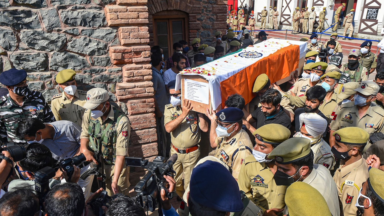 Cops, civilians among 4 killed in J&K attack | Latest News India ...