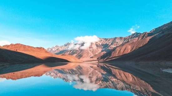 Chandratal Lake Trek, Himachal Pradesh: Situated in Spiti, this one-kilometre long lake is at a height of approximately 4,300 metres. If you are headed towards Hampta Pass then you can trek your way to this breathtaking lake and spend a night there.(Instagram/ thepiyushkumar)