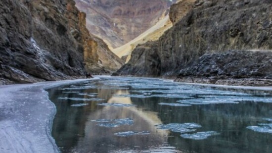 Chadar Trek, Ladakh: Have you ever walked on a frozen river? If not, you need to plan a trip to Ladakh and walk on the frozen river Zanskar situated in the Zanskar Valley. This is a challenging trek, extending across 105 kilometres at extremely low temperatures (-25 degrees at night). If you want to see the frozen river then you have you visit in January or February.(Instagram/madwhotravels)