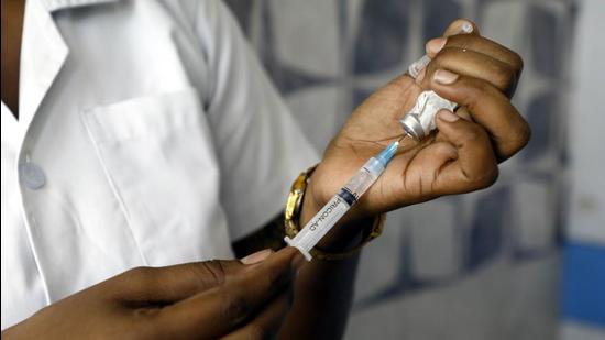 Given this, the Pune administration has received over 9,000 influenza vaccines to vaccinate pregnant women. (Rahul Raut/HT PHOTO) Given this, the Pune administration has received over 9,000 influenza vaccines to vaccinate pregnant women. (Rahul Raut/HT PHOTO)