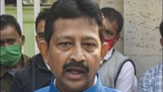 BJP’s Rajib Banerjee on Saturday met Trinamool Congress’ state general secretary Kunal Ghosh at the latter’s residence. Both Ghosh and Banerjee, however, said that it was a courtesy visit. (PTI PHOTO.) BJP’s Rajib Banerjee on Saturday met Trinamool Congress’ state general secretary Kunal Ghosh at the latter’s residence. Both Ghosh and Banerjee, however, said that it was a courtesy visit. (PTI PHOTO.)