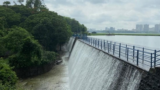 Powai lake overflowing sue to heavy rainfall (Pratik Chorge/Hindustan Times) Powai lake overflowing sue to heavy rainfall (Pratik Chorge/Hindustan Times)