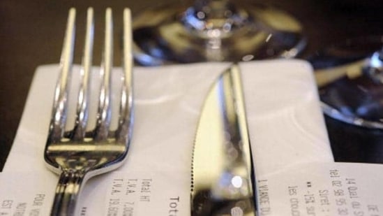Covid-19: Restaurants in Delhi will be allowed to open with 50% seating capacity from Monday onward.(AFP/Getty Images) Covid-19: Restaurants in Delhi will be allowed to open with 50% seating capacity from Monday onward.(AFP/Getty Images)