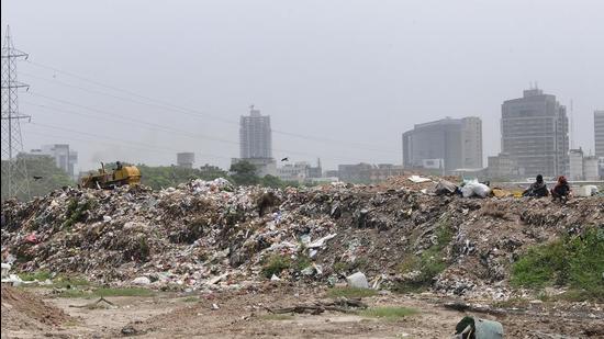 Last year, Mohali had ranked 157th out of 382 cities in the Swachh Survekshan survey, primarily due to shoddy waste management. (HT File Photo) Last year, Mohali had ranked 157th out of 382 cities in the Swachh Survekshan survey, primarily due to shoddy waste management. (HT File Photo)