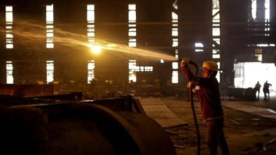 A worker at Steel Authority of India Ltd (SAIL) plant in Rourkela, Odisha.(Bloomberg File Photo)