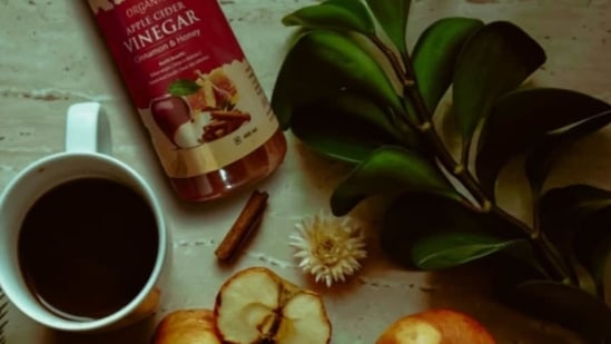 Apple cider vinegar and baking soda: These two ingredients combined together makes it a great disinfectant that also helps remove dead cells. Mix 2 tablespoons of vinegar and baking soda. Make it into a paste and apply it to your skin. Leave it for 10-15 minutes then rinse.(Unsplash)