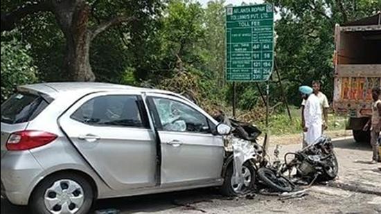 The mangled remains of the vehicles in Ludhiana on Monday. (HT Photo)