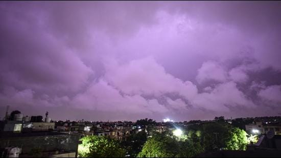 Lightning and an overcast sky in New Delhi. (Sanchit Khanna/HT PHOTO)