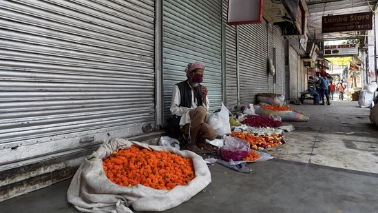 West Bengal chief minister Mamata Banerjee said shops in shopping malls and shopping complexes will be allowed to open between 11am and 6pm with 50% work force till July 1 in view of the Covid-19 restrictions. (PTI) West Bengal chief minister Mamata Banerjee said shops in shopping malls and shopping complexes will be allowed to open between 11am and 6pm with 50% work force till July 1 in view of the Covid-19 restrictions. (PTI)