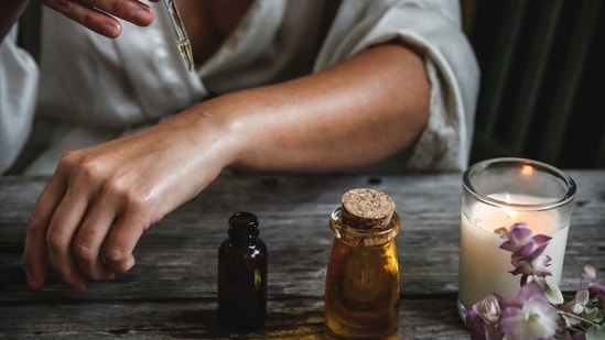 Lavender oil: Taking lavender oil orally is considered to be more effective. People with depression are often prescribed to take lavender oil capsules with antidepressants.(Unsplah)