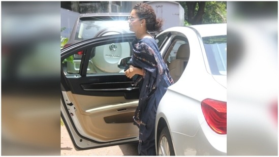 The actor teamed the kurti with straight fit pants that also had similar embroidered work on the hems. She draped a matching dupatta replete with intricate thread work on her shoulders. (Varinder Chawla) The actor teamed the kurti with straight fit pants that also had similar embroidered work on the hems. She draped a matching dupatta replete with intricate thread work on her shoulders. (Varinder Chawla)