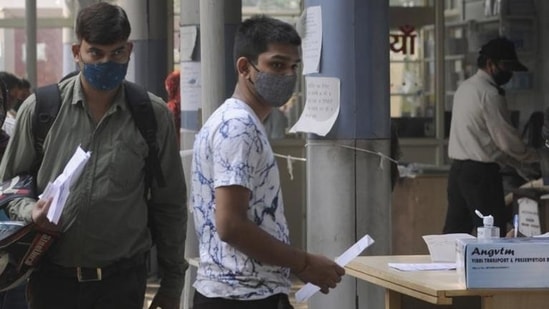 A total of 253,195,048 beneficiaries have been vaccinated against the Covid-19 disease in India till now of which 3,484,239 were inoculated in the last 24 hours.(Sunil Ghosh/HT Photo)