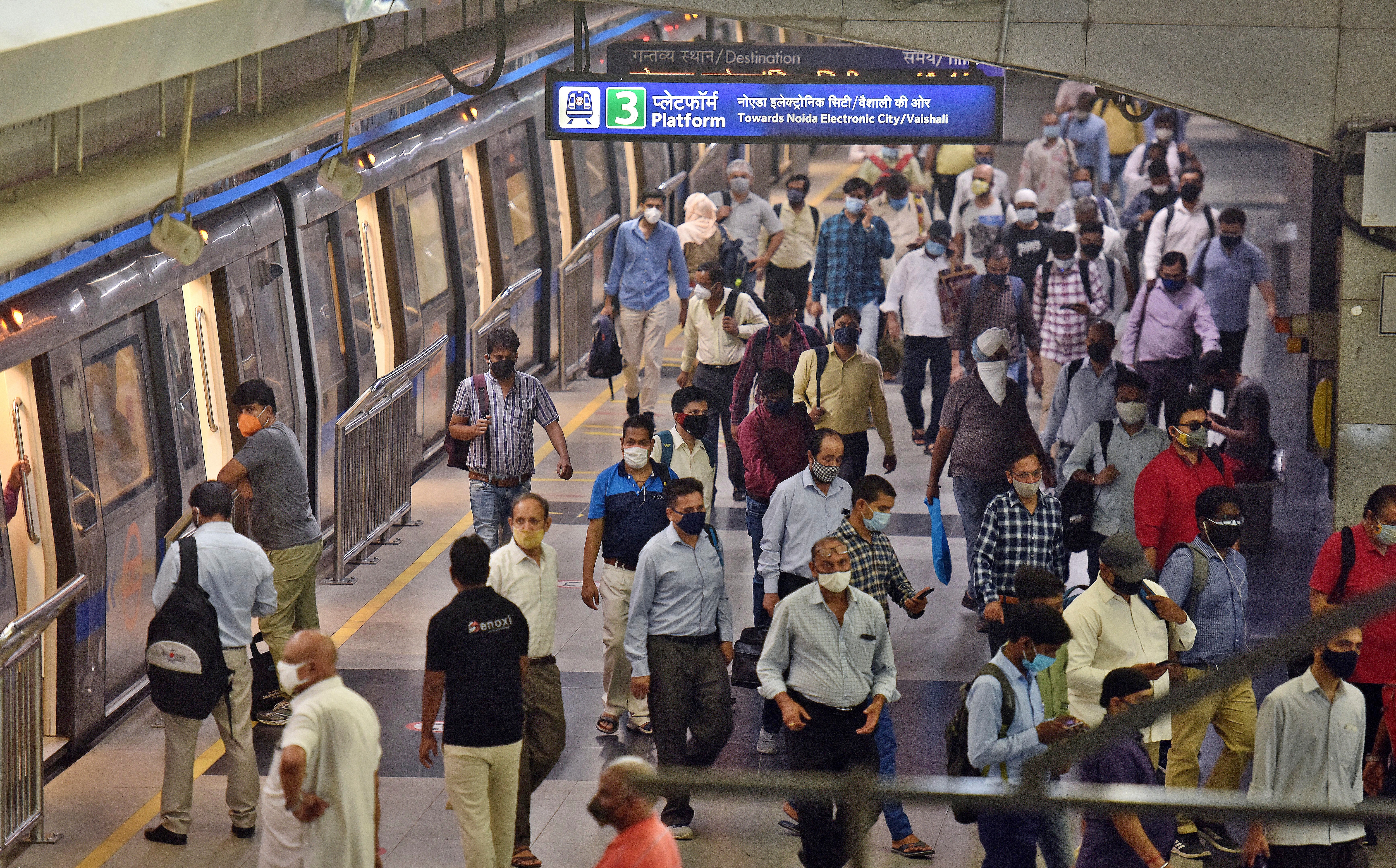 Commuters seen at Rajiv Chowk metro station on June 7, when resumed services after nearly three weeks. (Photo: Raj K Raj/HT) Commuters seen at Rajiv Chowk metro station on June 7, when resumed services after nearly three weeks. (Photo: Raj K Raj/HT)