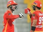 Islamabad United beat Karachi Kings by eight wickets