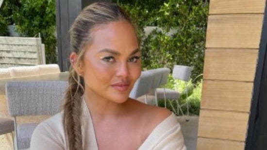 Chrissy Teigen Apologises For Her 'past Horrible Tweets': 'I Was A ...