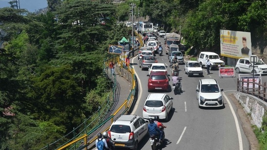 Himachal Pradesh a huge inflow of tourists after the state government relaxed Covid guidelines. (Deepak Sansta/HT Photo) Himachal Pradesh a huge inflow of tourists after the state government relaxed Covid guidelines. (Deepak Sansta/HT Photo)