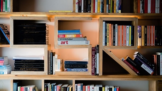 Being the avid book reader Sushant's bookcase was lined with books and even has his initials written in the wooden structure. Sushant was always a fan of reading science fiction.(Asian Paints)