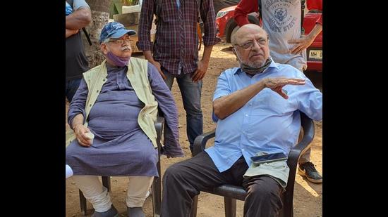 Atul Tiwari with ace director Shyam Benegal. He has co-written screenplay (with Shama Zaidi) of Benegal’s next Bangabandhu, biopic on Sheikh Muzibur Rahman, first president of Bangladesh. (Sourced) Atul Tiwari with ace director Shyam Benegal. He has co-written screenplay (with Shama Zaidi) of Benegal’s next Bangabandhu, biopic on Sheikh Muzibur Rahman, first president of Bangladesh. (Sourced)