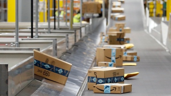 The probe into Amazon and Flipkart is restarting at a time when both are battling accusations from offline retailers that their complex business structures allow them to circumvent foreign investment rules for e-commerce.(AP | Representational image) The probe into Amazon and Flipkart is restarting at a time when both are battling accusations from offline retailers that their complex business structures allow them to circumvent foreign investment rules for e-commerce.(AP | Representational image)
