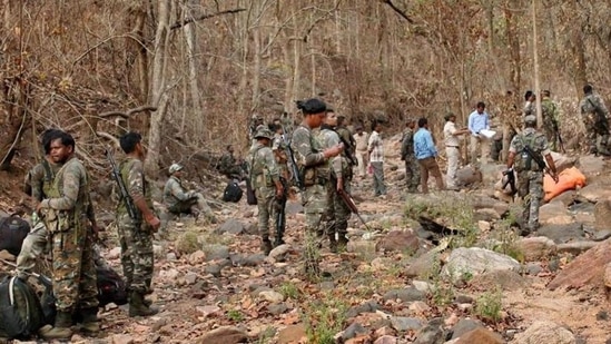 The SP on behalf of the Telangana government urged all Maoist leaders, party members, and militia to surrender to live a better life.(File photo) The SP on behalf of the Telangana government urged all Maoist leaders, party members, and militia to surrender to live a better life.(File photo)