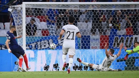 After Mbappe, it was Karim Benzema's turn to have his goal ruled out. The replay showed that Mbappe, who put in the assist, was off-side in the build-up(AP)