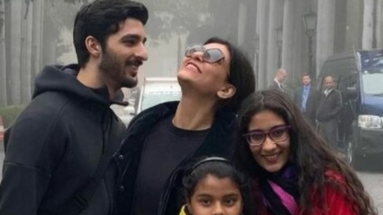 Renee Sen with Sushmita Sen, Alisah and Rohman Shawl.