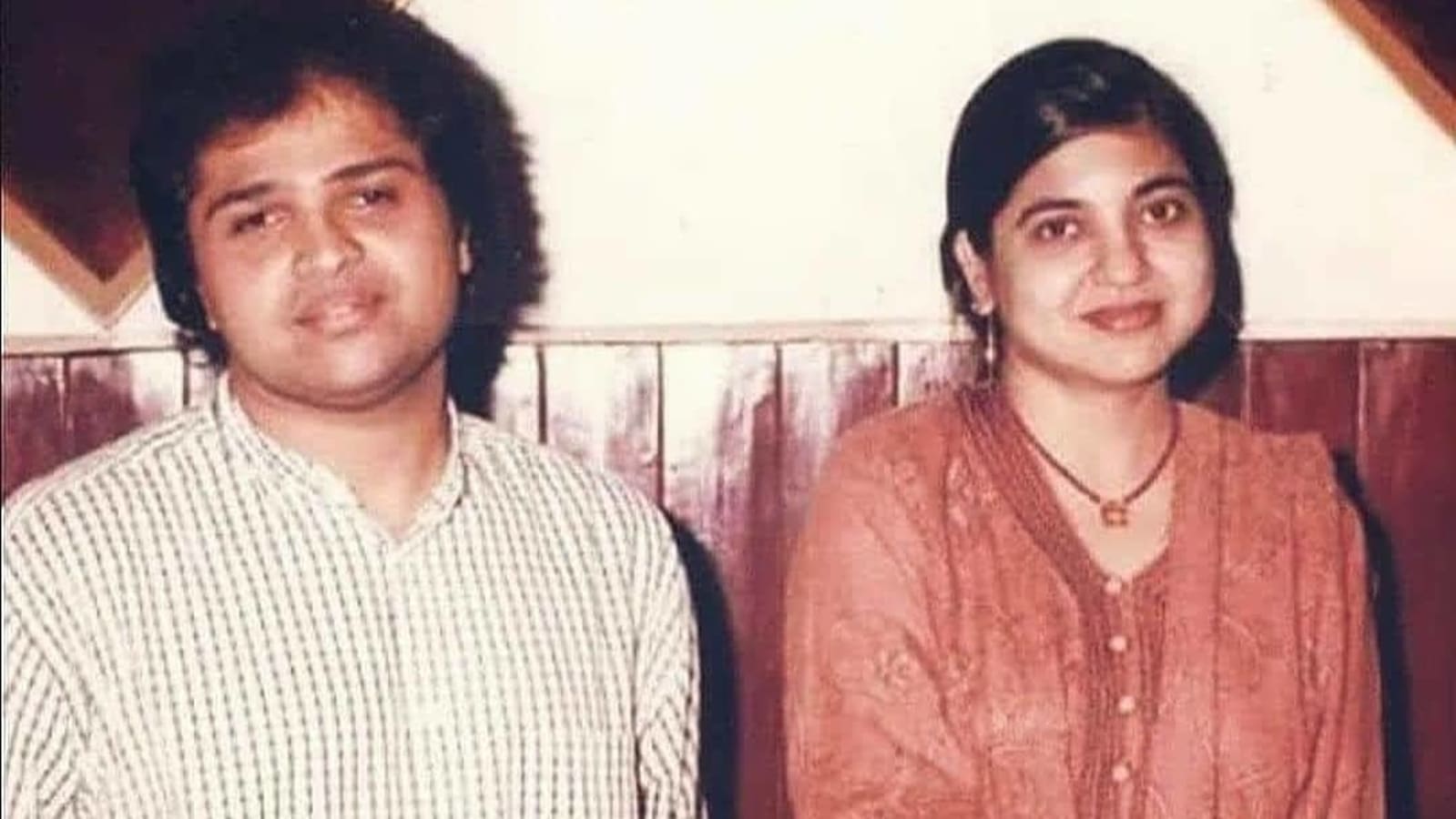 1599px x 900px - Himesh Reshammiya's old photo with Alka Yagnik surfaces online, fans think  he is ageing backwards - Hindustan Times