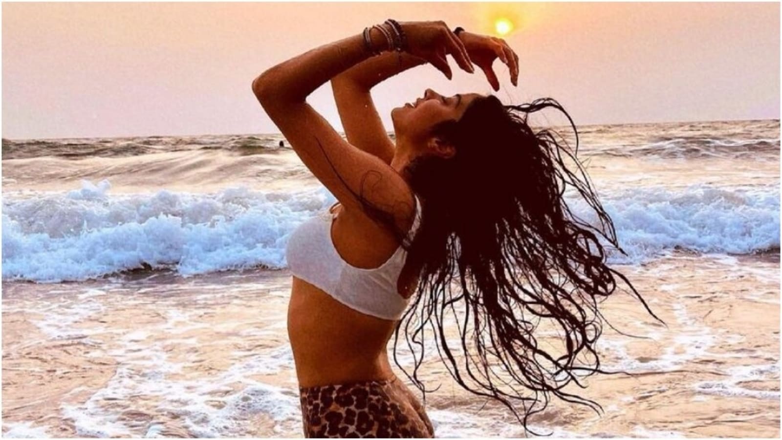 Janhvi Kapoor jazzes up beach look in ₹3k bikini top and leopard