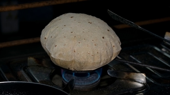 Guddi said that she survived on chapatis given to her by her neighbours for eight weeks but after eight weeks the neighbours also stopped giving her and her children any more food. (iStock/HT File) Guddi said that she survived on chapatis given to her by her neighbours for eight weeks but after eight weeks the neighbours also stopped giving her and her children any more food. (iStock/HT File)