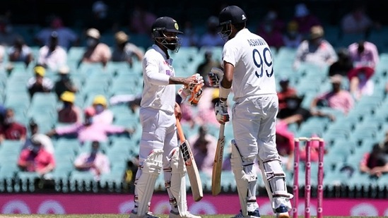 Ravindra Jadeja and R Ashwin batting together for India. (Getty Images)