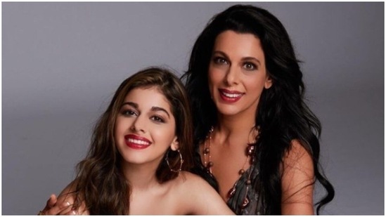 Pooja Bedi and Alaya F: Pooja Bedi, has been a fashion icon since her 20s. Her daughter is following her mother's footsteps when it comes to fashion. They both have a very elegant way of flaunting their outfits. (Instagram/@alayaf)