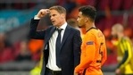 Netherlands' manager Frank de Boer, left, and Owen Wijndal during Euro 2020 soccer championship group C match.(AP) Netherlands' manager Frank de Boer, left, and Owen Wijndal during Euro 2020 soccer championship group C match.(AP)