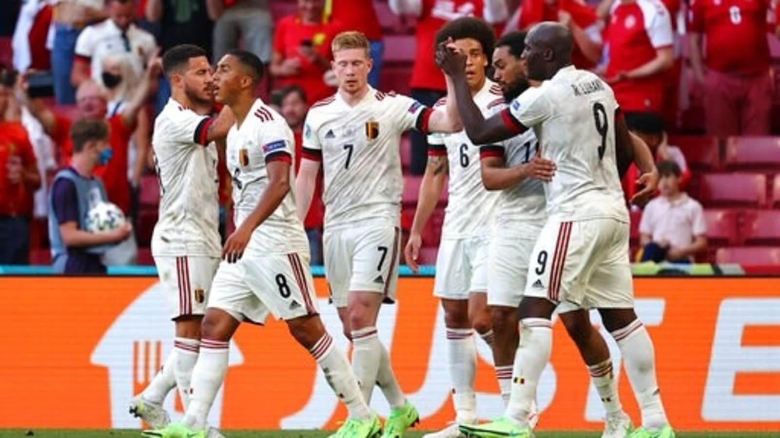 Hoogtepunten EK 2020: De Bruyne leidt België naar de laatste 16 terwijl hij inspireert tot comeback-overwinning op Denemarken