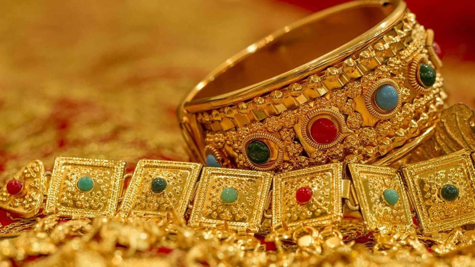 gold-prices-plunge-in-indian-markets-silver-rates-slump-too