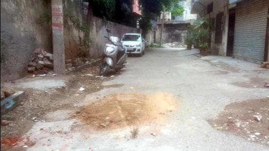 A road collapse just ahead of the torrential monsoons does not bode well for the civic body officials as cave-in incidents are reported across the district every year during the period (HT Photo) A road collapse just ahead of the torrential monsoons does not bode well for the civic body officials as cave-in incidents are reported across the district every year during the period (HT Photo)