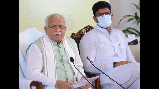Haryana chief minister Manohar Lal Khattar with his deputy Dushyant Chautala addressing a press conference held to mark the completion of 600 days of his government’s second term on Thursday. (Keshav Singh/HT) Haryana chief minister Manohar Lal Khattar with his deputy Dushyant Chautala addressing a press conference held to mark the completion of 600 days of his government’s second term on Thursday. (Keshav Singh/HT)