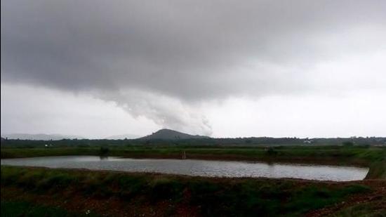 The smoke billowing from the fire cracker factory at Dahanu in Palghar could be seen from several kilometres away. (Grab from a video of the blast) The smoke billowing from the fire cracker factory at Dahanu in Palghar could be seen from several kilometres away. (Grab from a video of the blast)