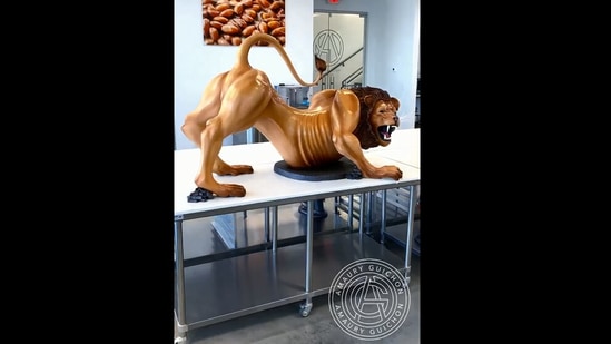 The video of life-sized lion made of chocolate left many stunned.(Instagram/@amauryguichon)