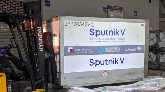 Sputnik V shipment at Rajiv Gandhi International Airport, Hyderabad (twitter.com/RGIAHyd)